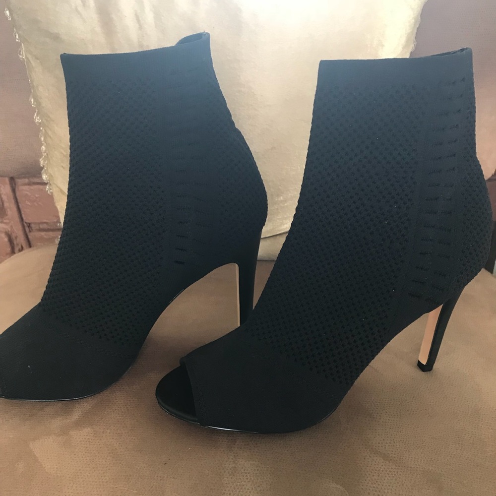 Express Shoes Size 8